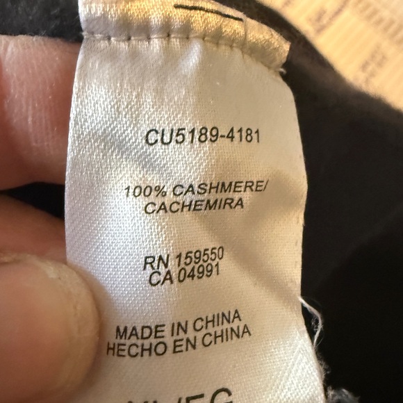 Hilary Radley 100% Cashmere Black V Neck Sweater XL - Picture 10 of 11